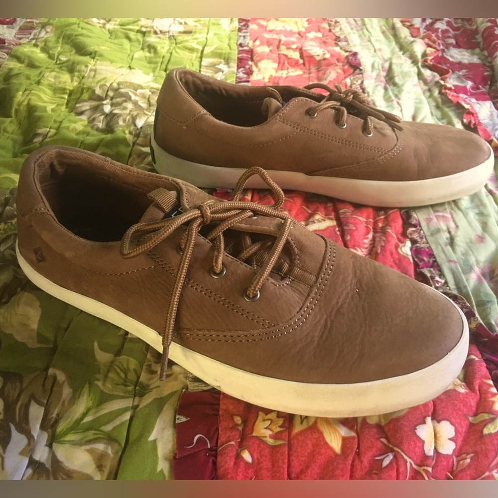 SPERRY Suede Leather Sneakers Size 5 Ladies & Girls, or Sz. 3 Youth Boys